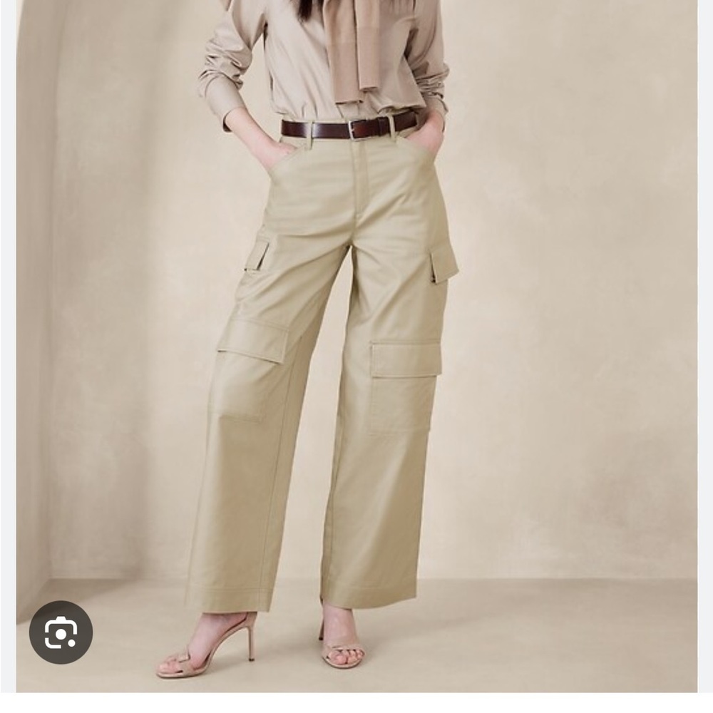 Banana Republic Beige High Rise Wide Leg Cargo Pants | 8